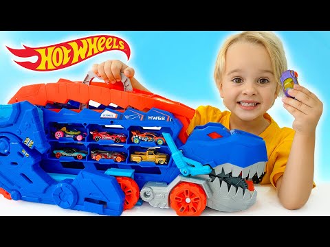 Chris chơi ô tô đồ chơi và cứu thành phố Hot Wheels