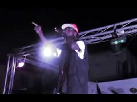 HIP UP NATION - BEUZ MC sur scène  lors de la soirée de MUSAF à Boune