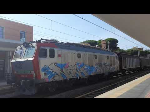 Treno Merci in deviata sul binario 2 alla stazione di Viareggio