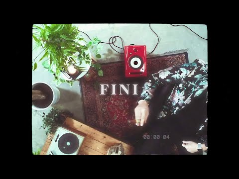 Video thumbnail for Fini (Version acoustique)