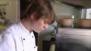 preview picture of video 'Alpenluft und Ziegenkäse: Alpengasthof Schwand in Oberstdorf in der Restaurantreihe'