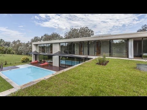 Buenos Aires Home a Fusion of Modern Materials and Natural Elements