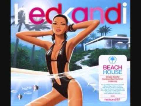Hed Kandi Beach House: Walking With A Smile
