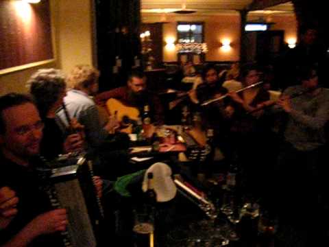 "Jig"  irish Session im Walhalla in Potsdam