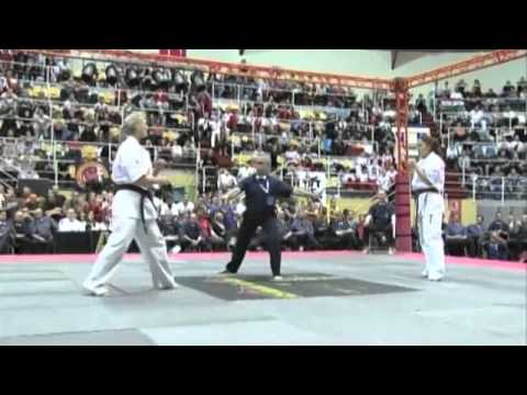 SHINKYOKUSHINKAI EUROPEAN KARATE CHAMPIONSHIP 2012 Margarita Ciuplyte vs Csenge Szepesi