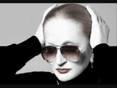 Mina  Almeno tu nell'universo (cover Mia Martini)