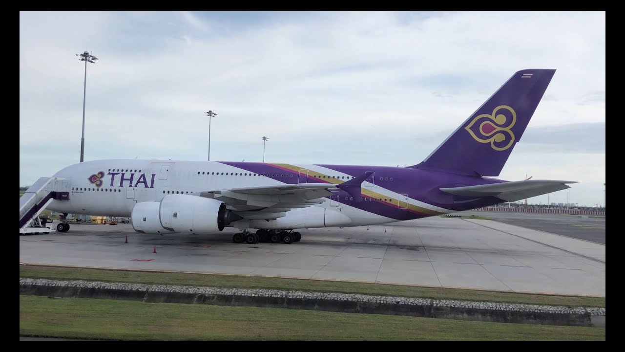 Thai Airways Royal Silk Lounge (Gate C2)