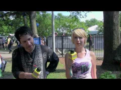 Unknown Mortal Orchestra UMO Interview -- Ffunny! | WEIRD VIBES ep11 (p8)