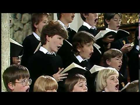 Bach’s “St John Passion”: Tölzer Knabenchor 1985 (Nikolaus Harnoncourt)