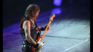 Iron Maiden-6.Out Of The Shadows(Dortmund 2006)
