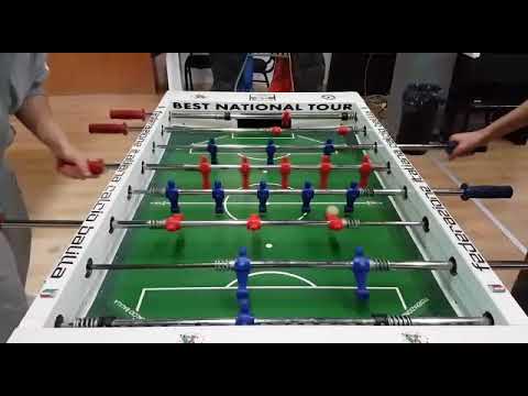 Calcio balilla amichevole goal d'inizio ( Frusta da sotto).