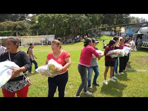 Mexico's National Guard bring supplies to community affected by landslide | AFP