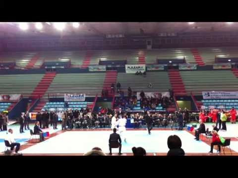 Finale Campionati Italiani Assoluti di Karate Kumite Bari 2011 Categoria maschile 83Kg.mp4