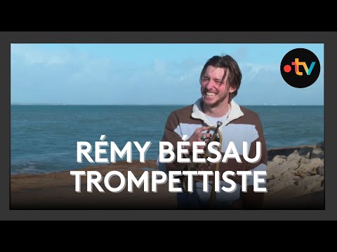 Rémy Béesau, du surf aux cuivres : le retour inspiré d’un trompettiste pas comme les autres