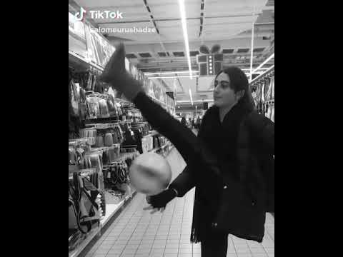 TikTok - Salomee / Ball