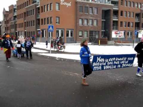 Olympia meiden in de carnavalsoptocht