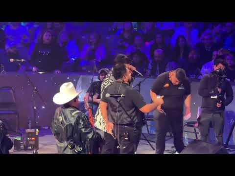 Rezando por ella - Elías Medina Domo Care 2024