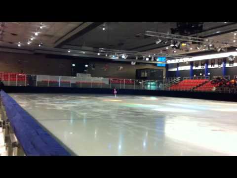 Kylie Loots als Whitney Houston on ice 2012.