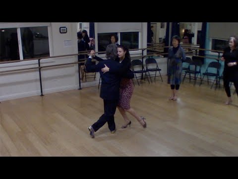 Argentine Tango intermediate class with Miranda: reverse ocho follower's technique