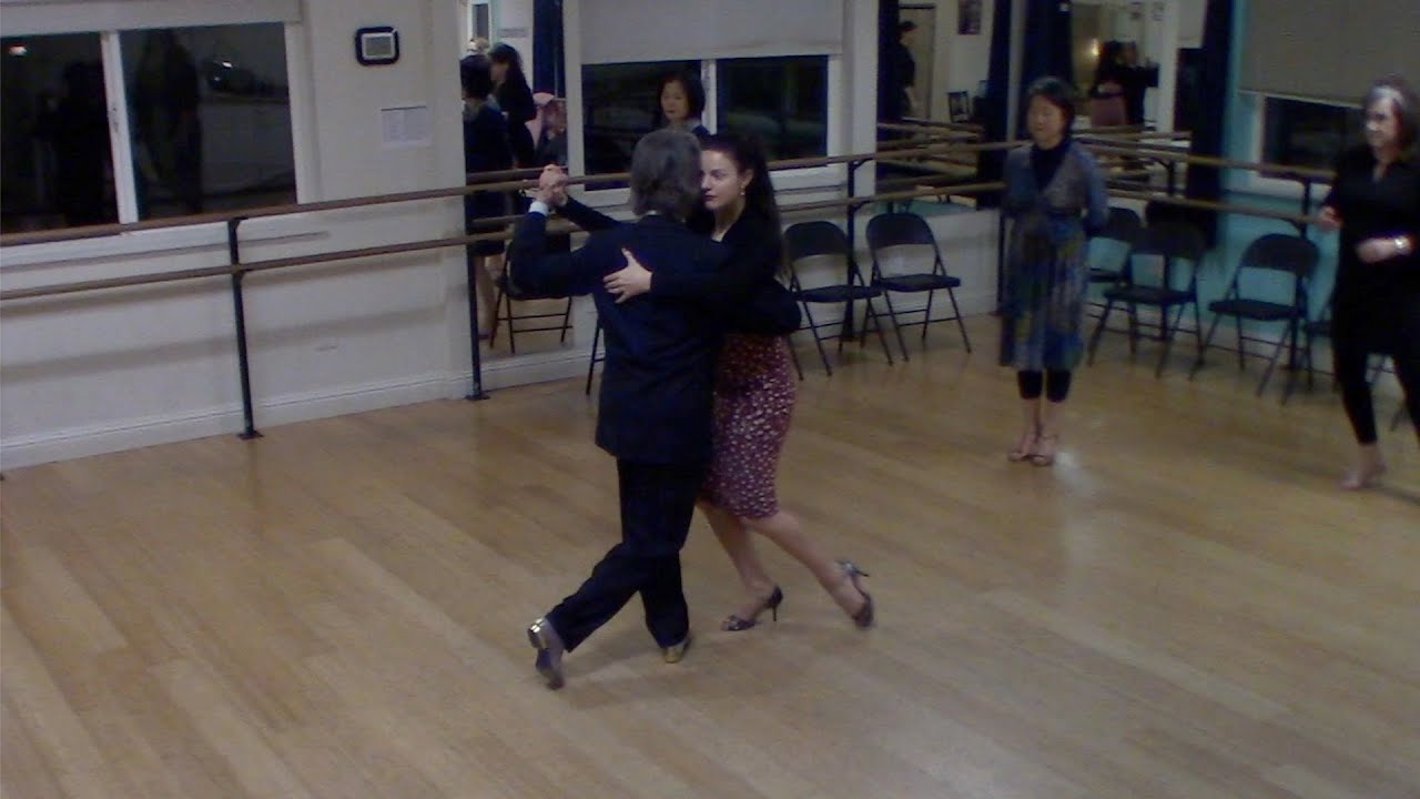Argentine Tango intermediate class with Miranda: reverse ocho follower's technique