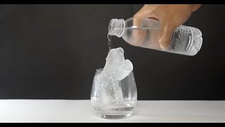 10 esperimenti incredibili con l'acqua da fare a casa: lascerete tutti senza parole!