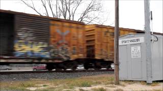 preview picture of video 'UP Westbound easing out of the siding at Waelder, TX - 4.5.2014'