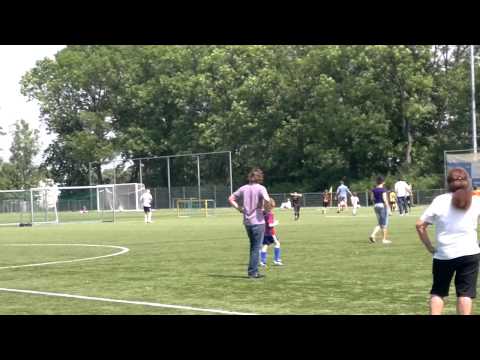 VV WILHELMUS KINDEREN TEGEN DE OUDERS