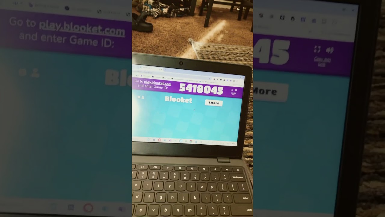 BLOOKET LIVE |BUT ON SHORTS| ALL ANSWERS ALL RIGHT!!