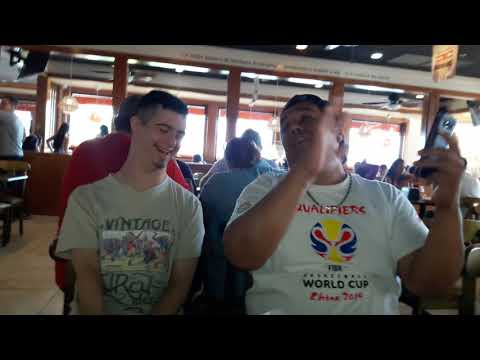 Alvin Dariel y Payaso Junito bromeando en Melao Bakery