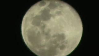 preview picture of video 'Super Lua, Avião Passando na frente da Lua'