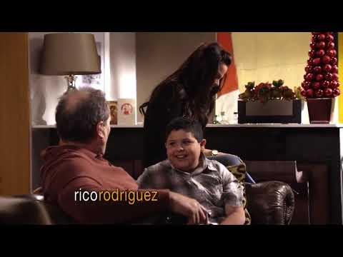 Modern Family 1x10 - Colombian Christmas traditions