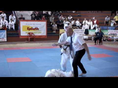 JAVIER GALLEGO (A) VS JON ANDER NEVADO (S). 14/15. VI OPEN KARATE KYOKUSHIN DE FUERTEVENTURA 2017