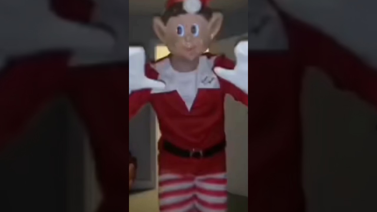 Elf jumpscare #jumpscare #xmas #christmas #elf #meme #hashtag