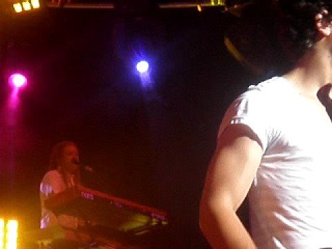 StilI in Love with You-jonas brothers