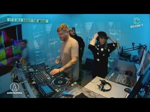 Joey Daniel (Music on) Plays Vincenzo D'amico Palleggio (original)