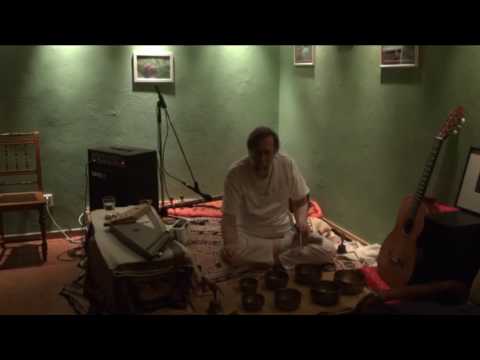 Jiří Mazánek - Koncert v Anantě 7.3.2013 - Tibetské mísy