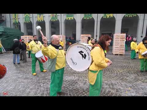 Scorpioni d'Arduino aranceri con tamburi - Carnevale Ivrea 2015