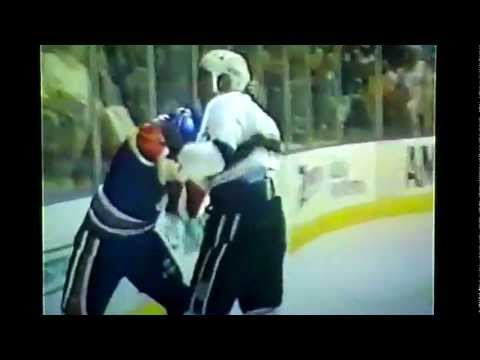 Mark Messier vs. Marty McSorley - Feb-28-1990