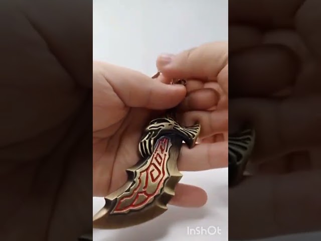 Vídeo relacionado con Bkinpid Llavero de juego de regalo para él con hoja del caos con bonito paquete, plateado, mediano, Plateado, Midium