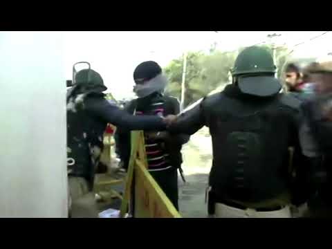 Scuffles break out as India farmers protest new laws