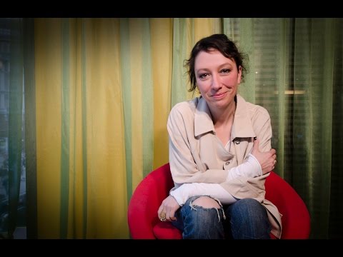 AUF DEM ROTEN STUHL | Ursula STRAUSS "Ich habe Blut und Wasser geschwitzt"