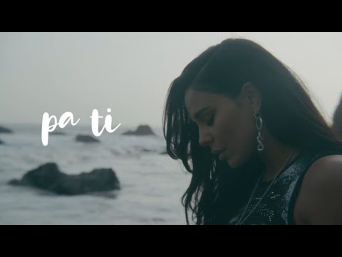 Izzy La Reina - Pa Ti (feat Amenazzy) [Visualizer]