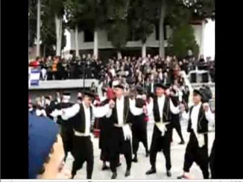 Macedonian folk song from Darnakohoria-Mana m' kouritsia pou'dha ego-Greek traditional Folk Music