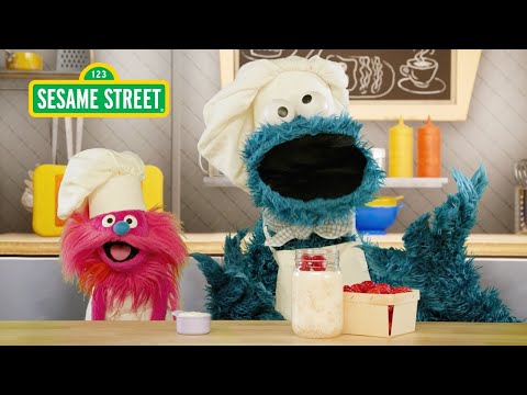 芝麻街。如何製作隔夜燕麥｜餅乾怪獸的美食卡車 (Sesame Street: How to Make Overnight Oats | Cookie Monster's Foodie Truck)