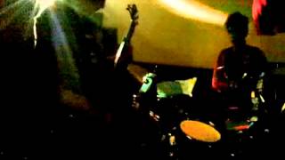 Los fusilados - Mother Earth (Crass)