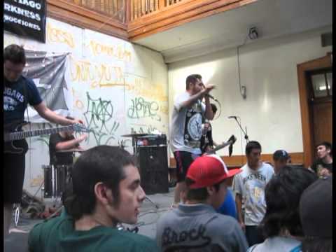 Drei At Zigma - (Sic) + Necesidades Ficticias (En Vivo Mosh Por La Educación 03-12-2011) [4/7]