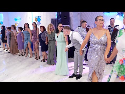 Madjionicari i Milos Markas - brzo kolo na violini, Jelenino punoletstvo