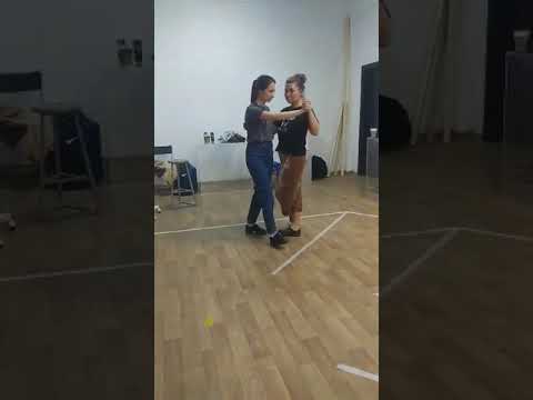 tango. cambio de roles/changing roles