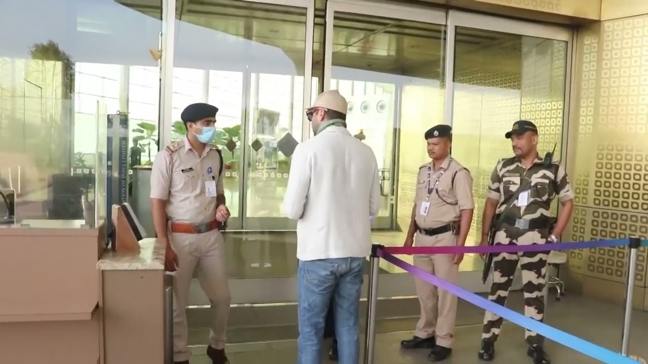Abhay Deol Spotted At Airport