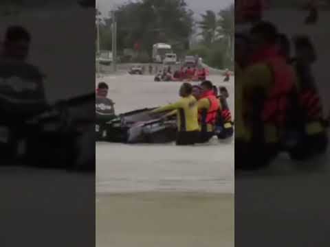 Tropical storm Trami wreaks havoc in Philippines #landslides #floods